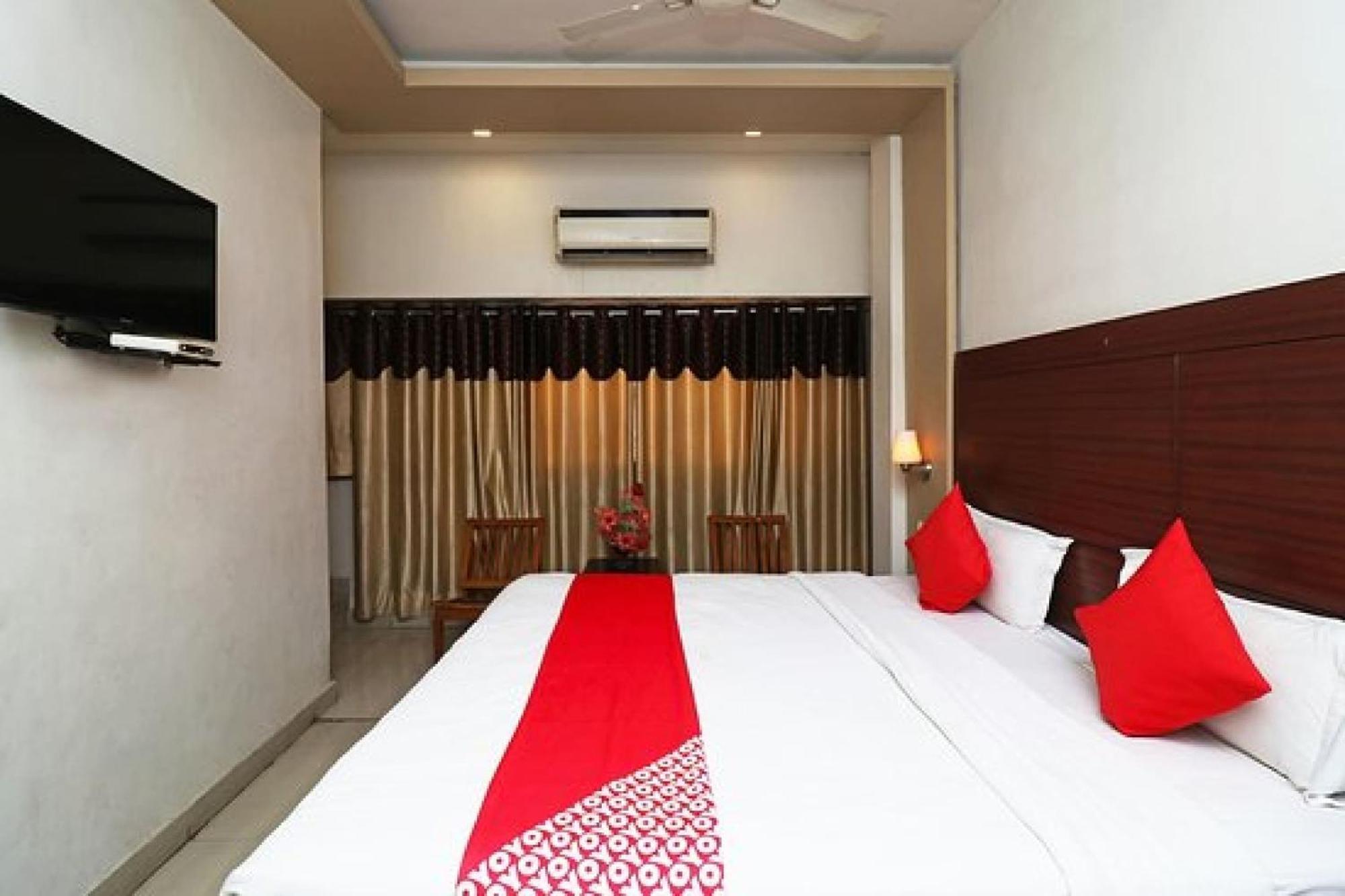 Capital O Hotel Surya Continental Lucknow Dış mekan fotoğraf
