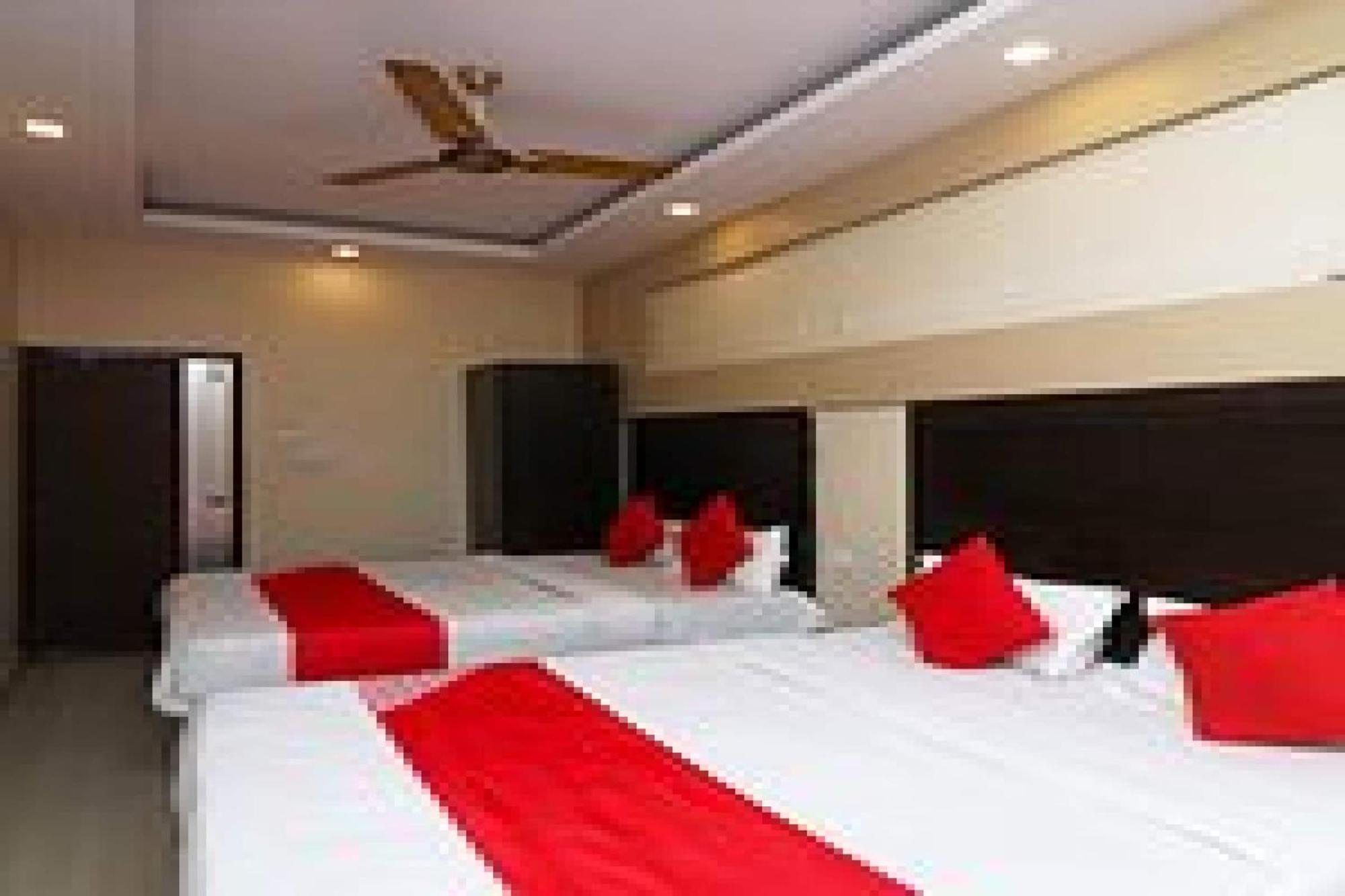 Capital O Hotel Surya Continental Lucknow Dış mekan fotoğraf