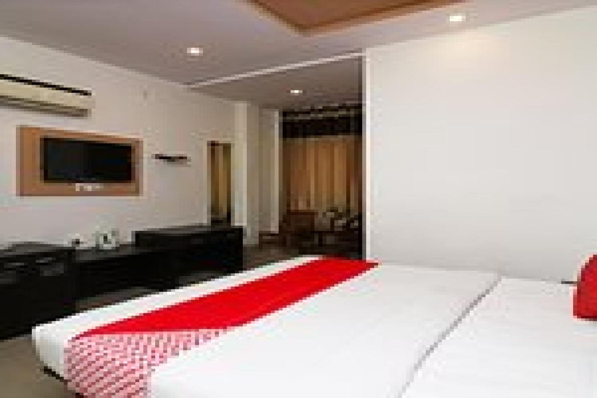 Capital O Hotel Surya Continental Lucknow Dış mekan fotoğraf