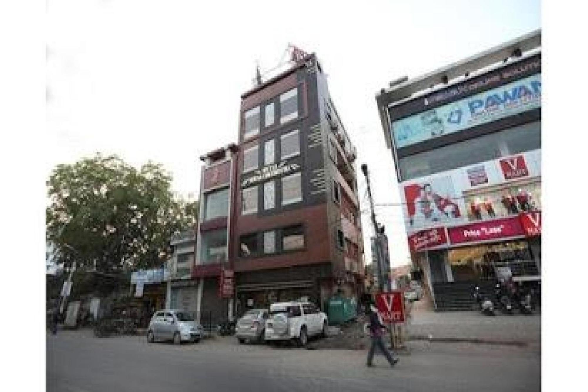 Capital O Hotel Surya Continental Lucknow Dış mekan fotoğraf