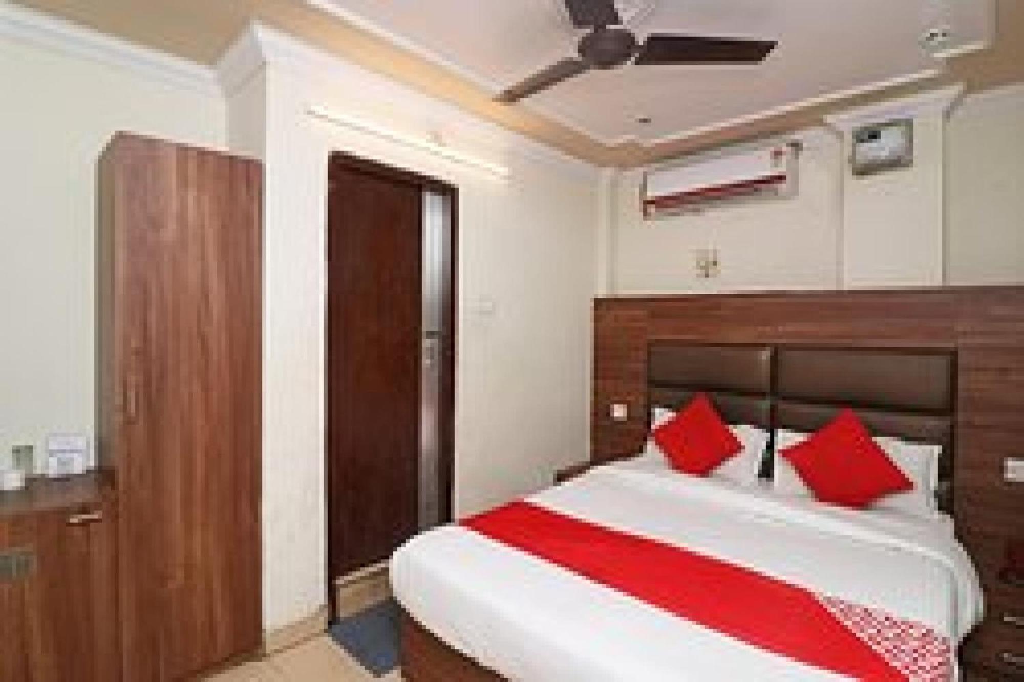Capital O Hotel Surya Continental Lucknow Dış mekan fotoğraf
