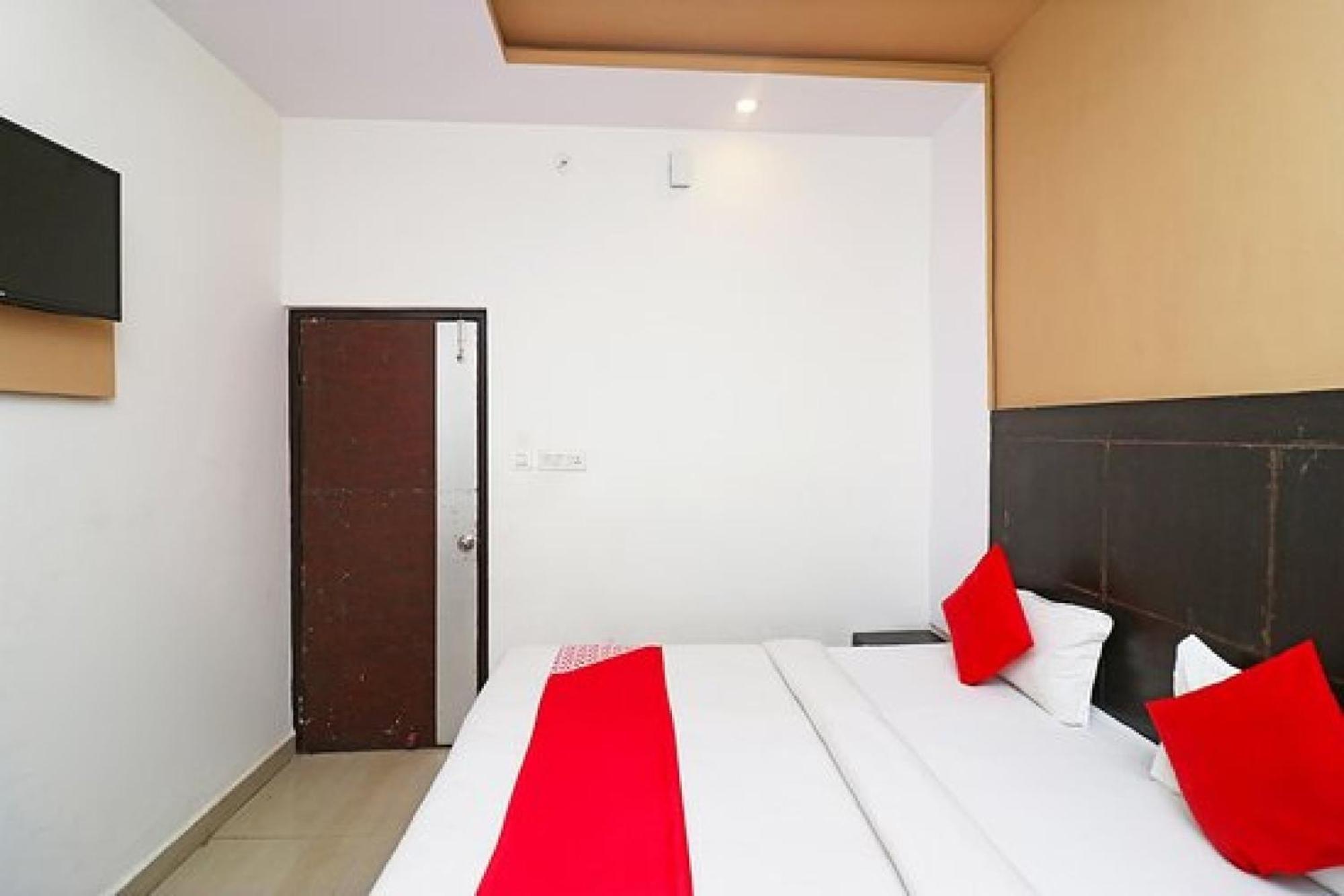 Capital O Hotel Surya Continental Lucknow Dış mekan fotoğraf