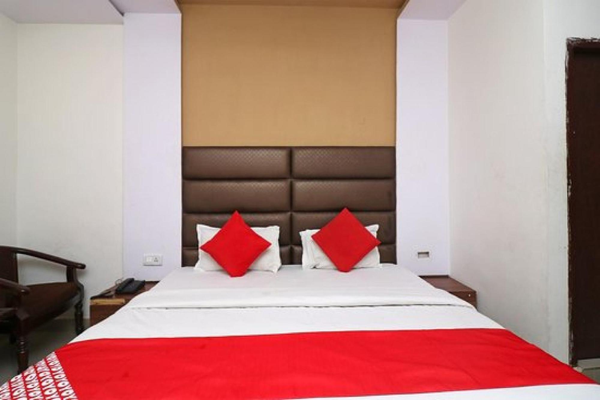 Capital O Hotel Surya Continental Lucknow Dış mekan fotoğraf